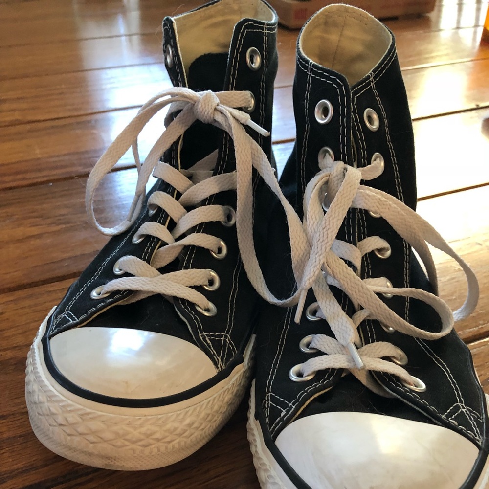 Like new black Converse high tops